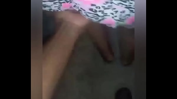 T&iacute;a latina hace buen trabajo en follada casera