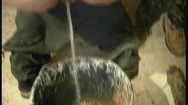 Glimpse pee girls in action/Chicas meonas de Glimpse en acci&oacute;n