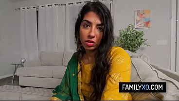 Stepdaughter and stepdad fuck around on the couch