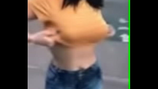 Chica linda me manda v&iacute;deo desnuda  