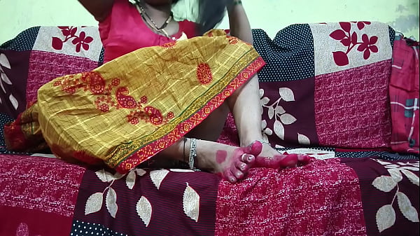 देसी भाभी की चूत इतनी मस्त है की चाचा को रहा नही गया और चोद दिया