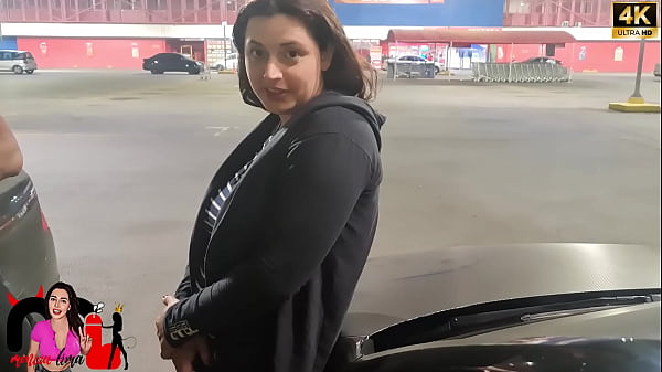 Sexo no carro, gozada dentro.  