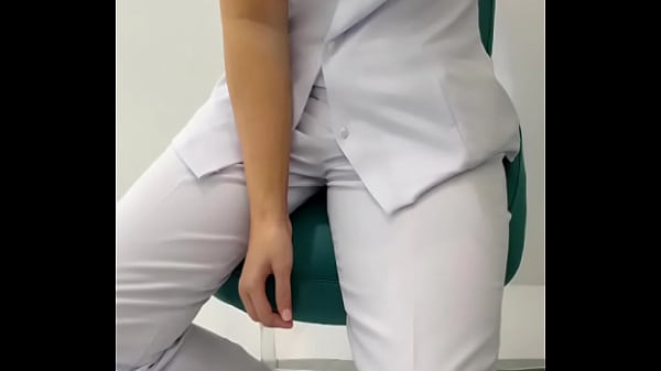 Chịch em sinh vi&ecirc;n y năm 2 khi đi thực tập