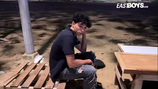 Our latest catch in Colombia is the stunning young Venezuelan, Enzo Slora. With his perfectly sculpted body and irresistible smile, Enzo is already a dream&mdash;but what he&rsquo;s hiding under those jeans will absolutely take your bre*th away. Mr. Handj  