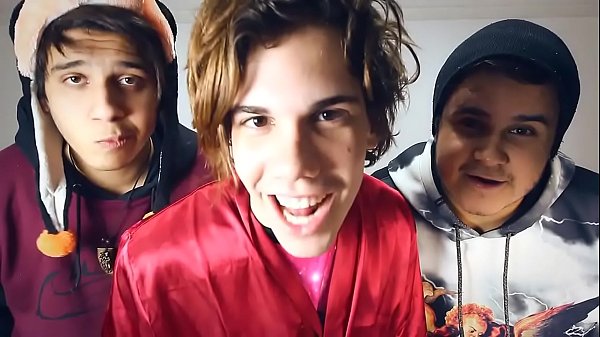 LEND&Aacute;RIA SARRADA NO AR - MrPoladoful (ft. 7Minutoz)