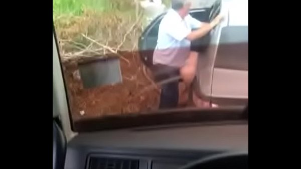 En el asiento del carro con mi amante