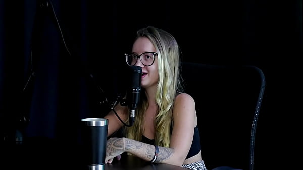 Os vizinhos reclamavam do barulho, est&aacute; fazendo o papo calcinha, e gozou com Jef&atilde;o - Marangoni (SHEER/RED)