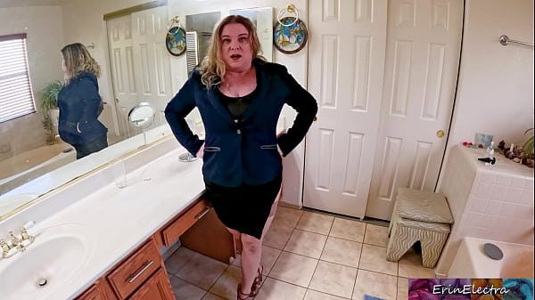Stepmom can't stop thinking about anal