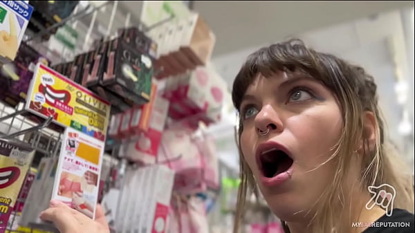 Exploring Tokyo's Crazy Sex Shops!   Toy tryout!!