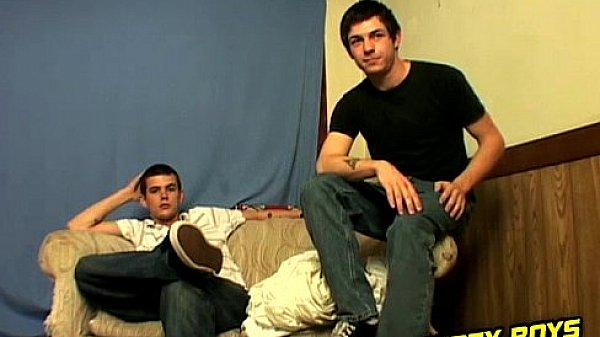 A threeway suckathon fest with Blinx catching all the cum