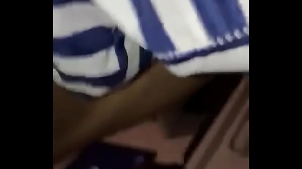 garoto com namoada  jogando leite dentro do meu cu 