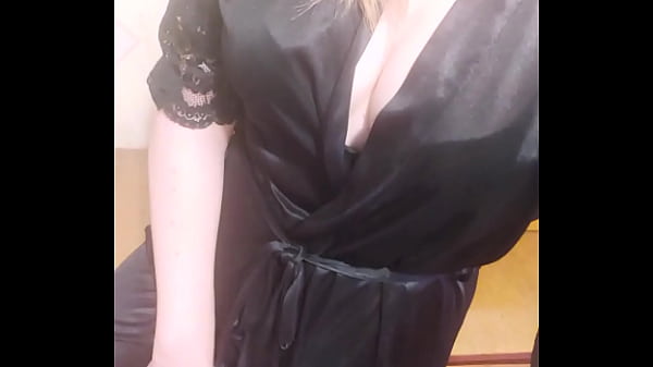 Girl Masturbate Pussy while Boyfriend at Work  