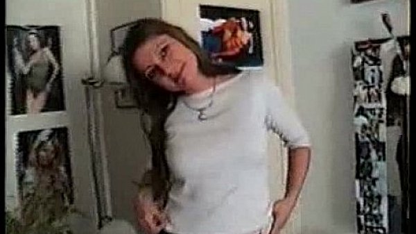 Amateur showing what she has - BoysIQ  