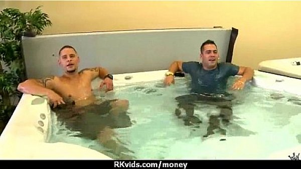 Amateur has sex for some quick cash 24