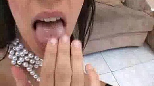 Raven bimbo needs an assfuck