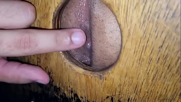 Neg&atilde;o pauzudo na punheta