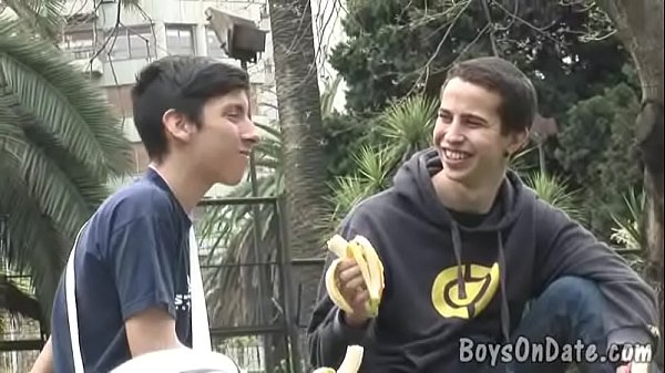 Young gay dates hurry home to get laid