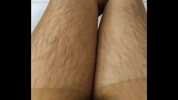 Medias, pantimedias y tacones, y una linda travesti  