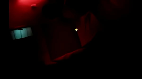 Tir&aacute;ndome rico a putita