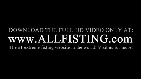 Kinky tattooed babe gets large fuck hole fingered