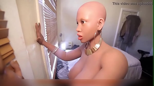 bald hair girl with wide hips