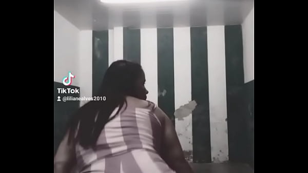 Lili gostosa com seu cuz&atilde;o  