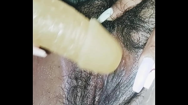 Bella19831 con juguete  