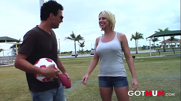 Got Mum - Amateur Blonde Milf Have Huge Boobs  