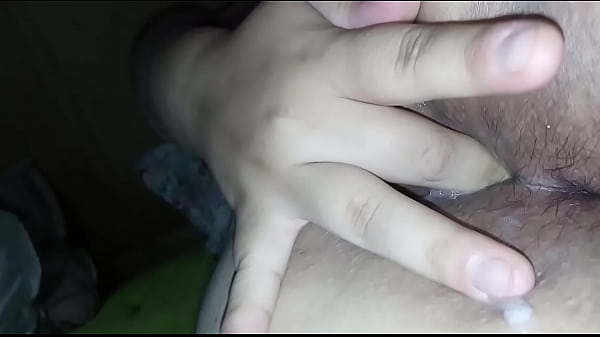 Jugando con mi culo