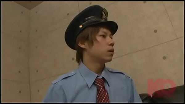 (1/2)客を万引き犯と間違えてしまった警備員のサンジは&hellip;