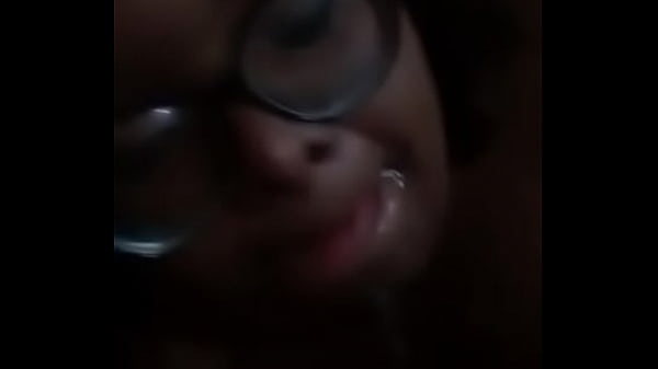 Safada babando no pau