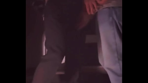 Hacemos cruising fuera de la casa de mi vecino