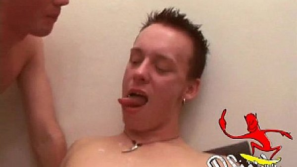 Straight amateur assfucks skater punk