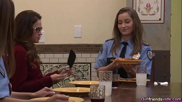 Horny hot babe Vanessa Veracruz wants a juicy pussy