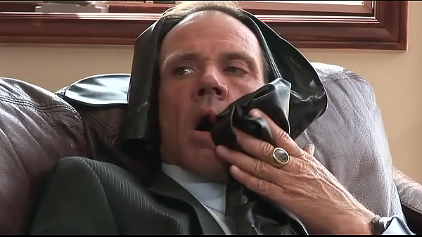 Alana Evans Is A Latex Mom