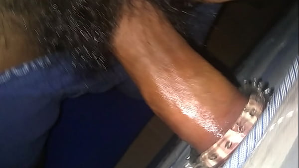 Rico deslizamiento de verga en juguete