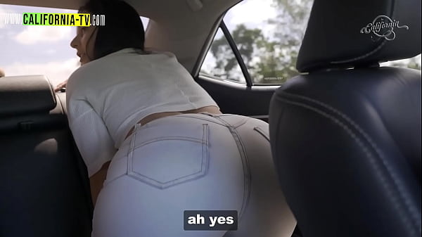 morena gostosa se masturbando no taxi