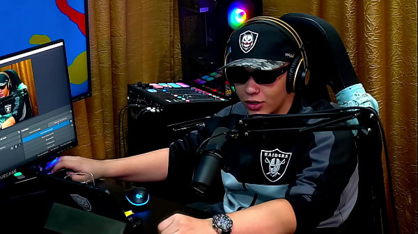 Pampam mostra sua buceta e seu cuzinho com detalhes, que tes&atilde;o! - Pamella Cristiny - P&aacute;pum no Barraco! 