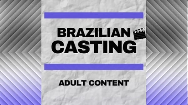 SEXO A TRES NA CAMA COM O CORNO E OS AMIGOS COMENDO GOSTOSA SUA MULHER.  