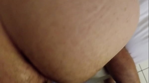 Je lui f&eacute;conde son gros cul