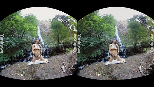 Sexual amateur milf babe from Yanks Tasty Luscious masturbating her slick quim to orgasm outdoors in 3D VR video 