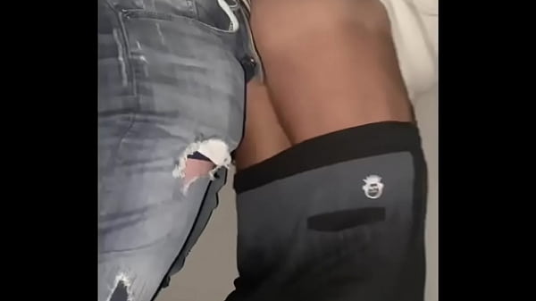 Levando pica de h&eacute;tero nas escadas inc&ecirc;ndio.