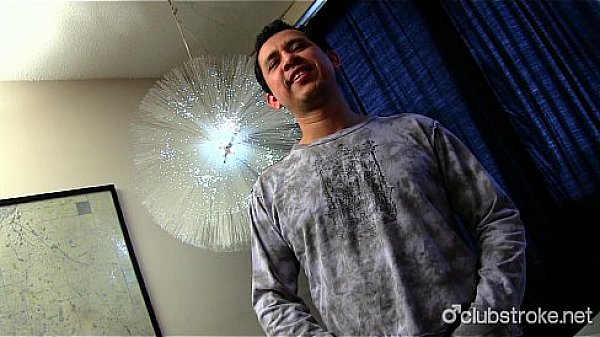 Amateur Straight Guy Juan Masturbating