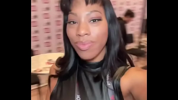 Come say Hi!!!visit me today at the IdealImageModel booth #251#avn #danisynclair #avnshow #idealimagemodel