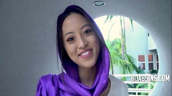 Alexia Anders In Hijab Gets A Lot Of D  