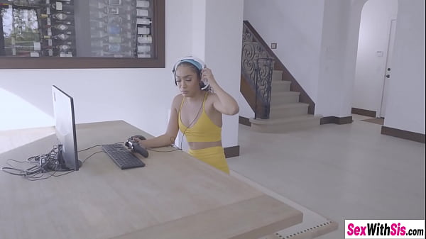 Amazing stepsis Sarah Lace fucks her big cock stepbro 