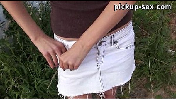 Amateur brunette Eurobabe Ebbi screwed up with stranger