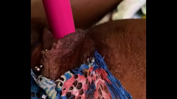 Light skinned Shortie Pussy toyed, fucked n Squirts at home by her man in her bed