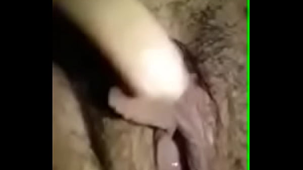 Siririca de amiga com gozo 