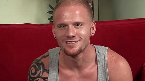 Str8 Brenn Wyson's first gay4pay scene.  